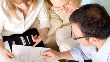 Ways Parents and Counselors Can Help Students Earn Scholarships